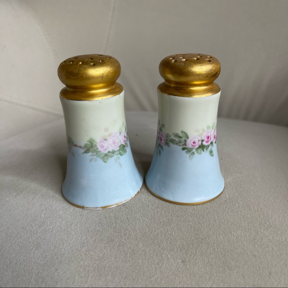 Vintage Hand Painted Porcelain Salt & Pepper Shakers Rose Flora Design Gold Top - Picture 1 of 4